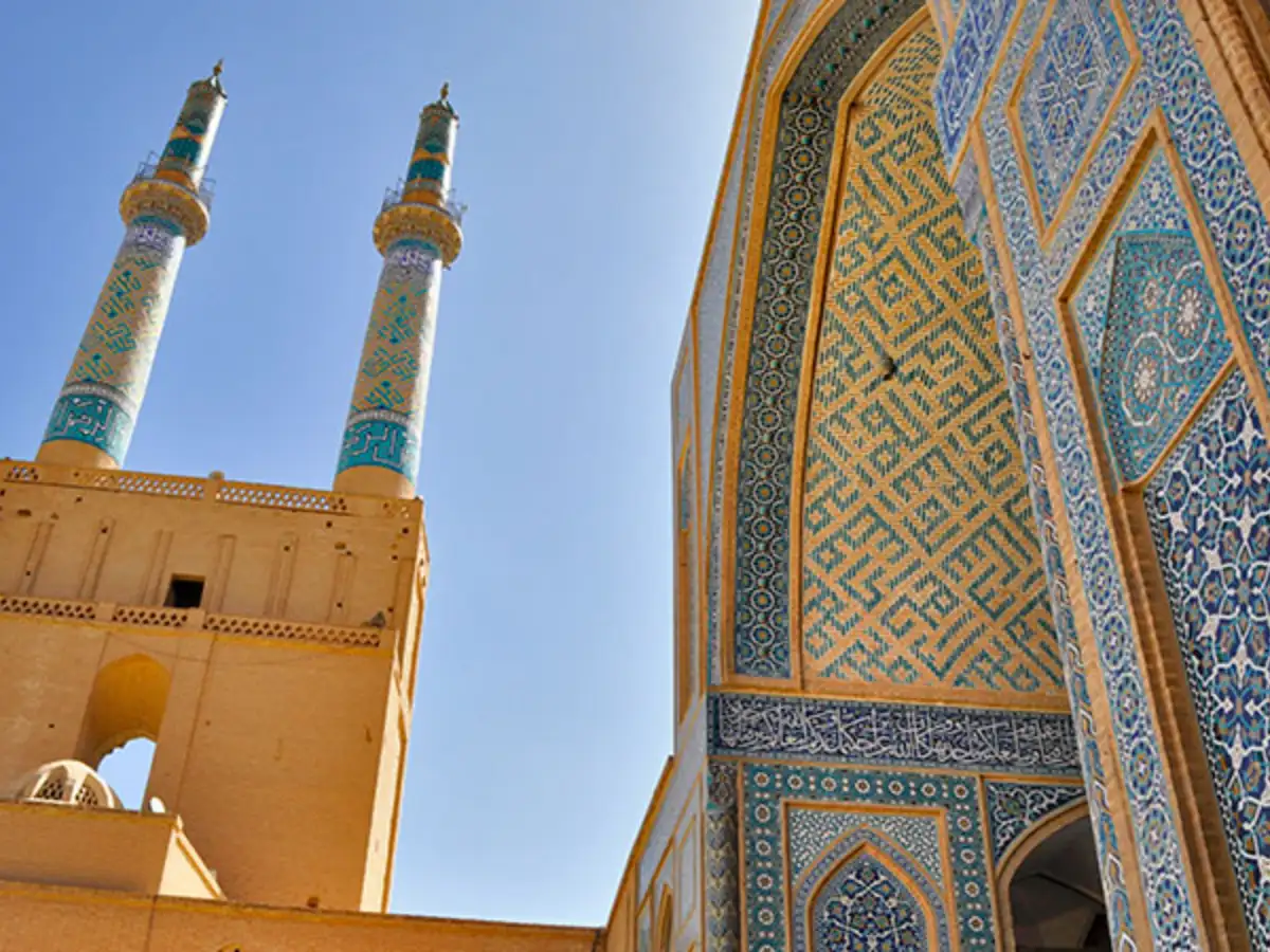 تطبیق کالبدی و تحلیل ساختاری؛ مسجد جامع اصفهان در تقابل با مسجد جامع یزد تطبیق کالبدی و تحلیل ساختاری؛ مسجد جامع اصفهان در تقابل با مسجد جامع یزد